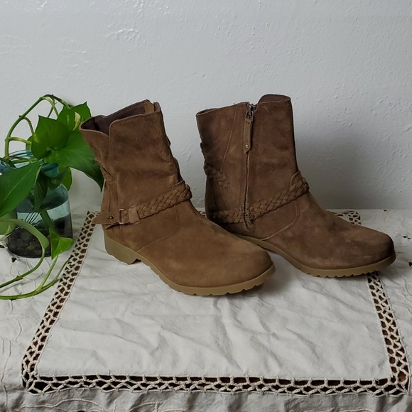 Teva Shoes - Teva boots